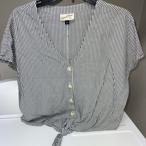 Vintage Threads striped grey and white cropped top - Picture 1 of 4